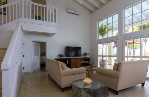 Long Island Villa | Poinciana Villa - Beach Front - 2 Bedrooms