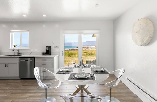 Point Arena Cottage | Point Arena Lighthouse - Head Keeper's House
