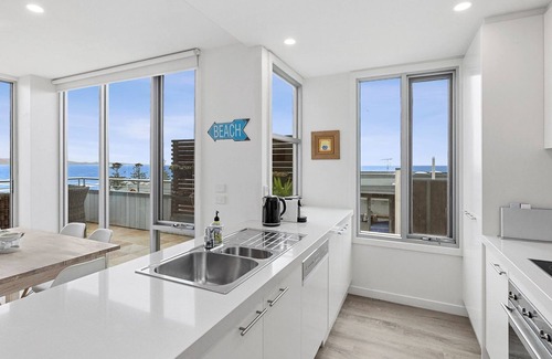 Lorne Apartment | Point Grey Apartment 2 - Ocean Views with Wifi