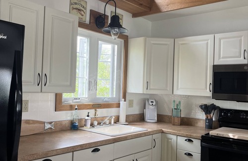 Old Lyme House | Point O Woods House walk to private beach