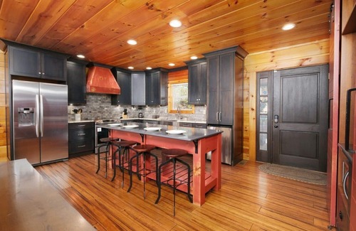 Gatlinburg - Pigeon Forge Cabin | Point of Grace - Private Indoor Pool, hot tub, theater room, game room, mountain views, & more!