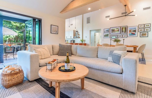 Hacienda House | Point of View-Private Dock! NEW Stunning Epic Home! w/Hot Tub, Pups, WiFi