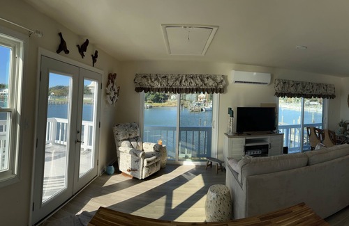 Tilghman Cottage | "Point of View" Waterfront cottage with panoramic views on Tilghman Island