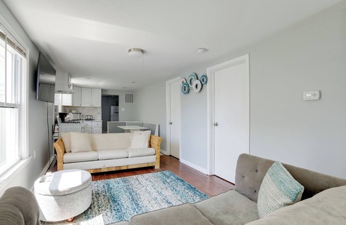 Point Pleasant Beach Apartment | Point Pleasant Beach Retreat - Near Jenkinson’s!