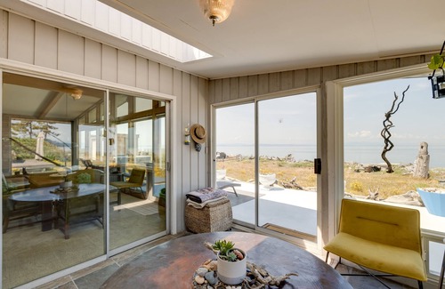 Point Roberts Cottage | Point Roberts Cottage w/Ocean Views + Hot Tub!