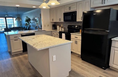 Sanibel Condo | Pointe Santo B35 on Sanibel Island. Lovely view of the beach and the pool.