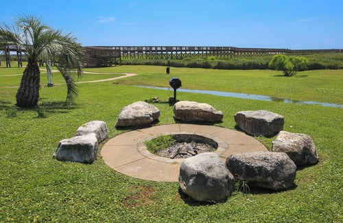 Red Fish Cove Condo | Pointe West 303 - Beachside Blue Sailfish