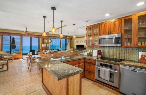 Poipu Condo | Poipu Shores 104C - Oceanfront Townhome w/Full AC