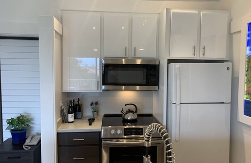 Poipu Condo | Poipu Vibes in Modern Comfort! New Remodel AC- OCEAN VIEW Washer Dryer Rare find
