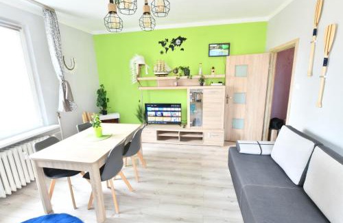 Gdynia House | Pokój w apartamencie dwupokojowym ze współdzieloną kuchnią i łazienką