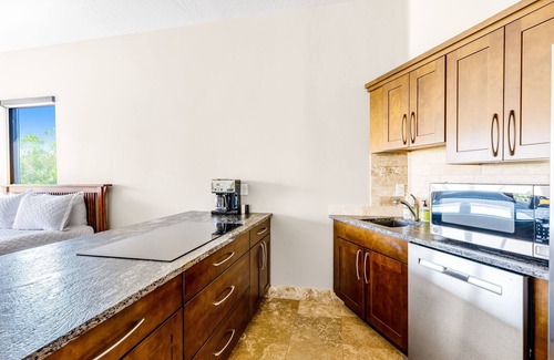 St. George House | Polished, dog-friendly guesthouse overlooking red rock cliffs - near Snow Canyon