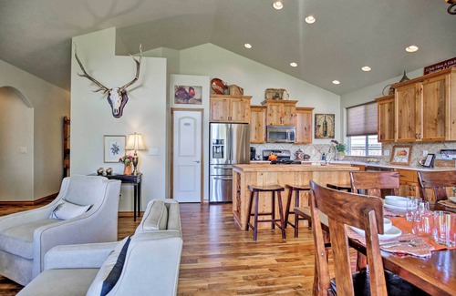 McMinnville House | Polished McMinnville House < 2 Mi. from Town!