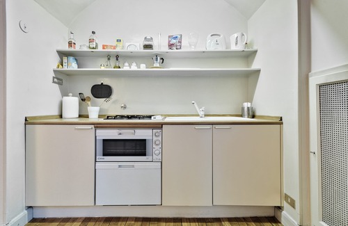 Crocetta Apartment | Politecnico and Central Turin with private parking - residential area