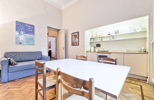Crocetta Apartment | Politecnico and Central Turin with private parking - residential area