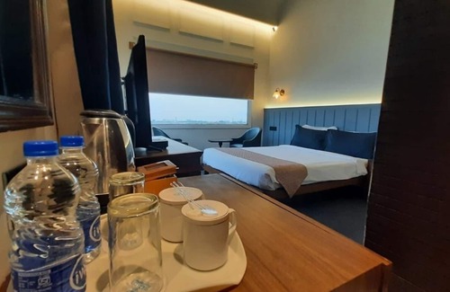Kolkata Hotel | Polo Floatel Kolkata