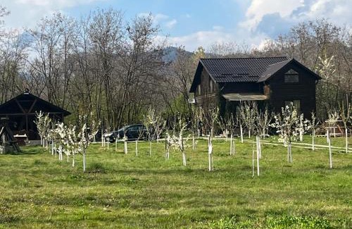 Polovragi House | POLOVRAGA - casă la țară cu ciubăr