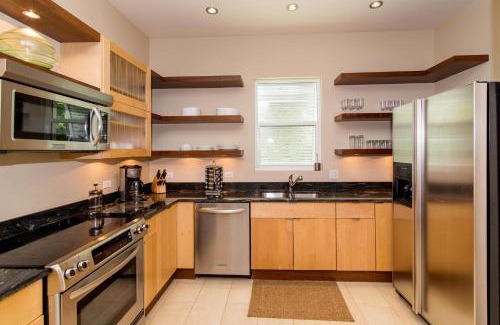 West Bay House | Pomegranate Cottage - Micro-Resort in West Bay