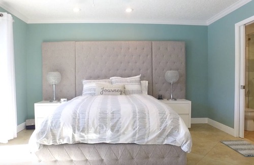 Pompano Isles House | Pompano Beachhouse Luxury Waterfront Gem ~ Swimming Pool/Spa ~ Games!