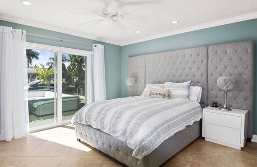Pompano Isles House | Pompano Beachhouse Luxury Waterfront Gem ~ Swimming Pool/Spa ~ Games!