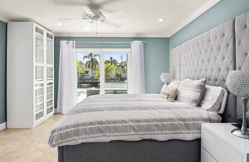 Pompano Isles House | Pompano Beachhouse Luxury Waterfront Gem ~ Swimming Pool/Spa ~ Games!
