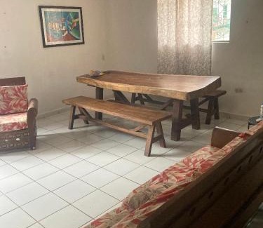 Emiliano Zapata Apartment | Pompeian Pizza