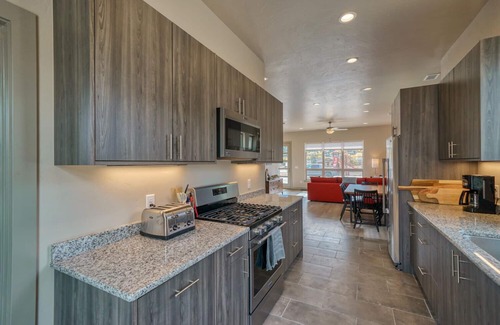 Poncha Springs House | Ponchita House- 6 beds, 6 baths! Located in the Crossroads of the Rocky Mountains