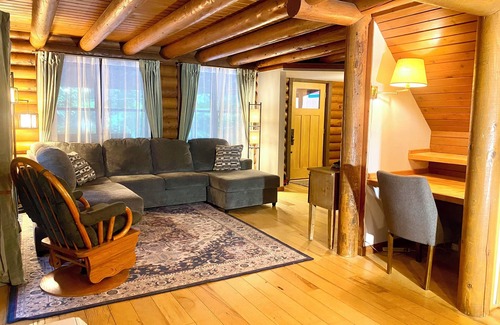 Ketchikan House | Pond Reef Retreat