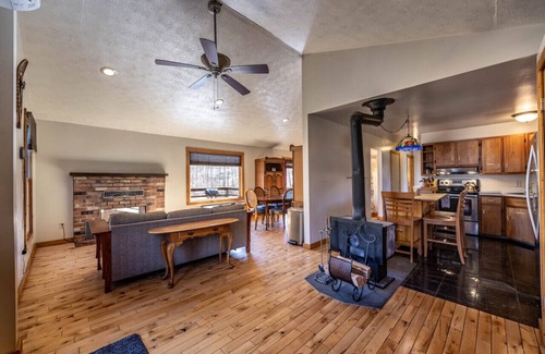 Stanardsville House | Pond View (Second bedroom at extra cost)