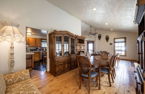 Stanardsville House | Pond View (Second bedroom at extra cost)
