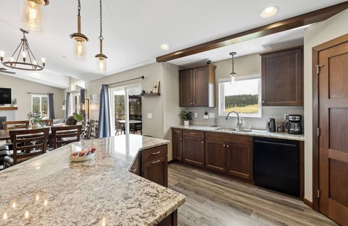 Colonial Pine Hills House | Ponderosa Mile Retreat
