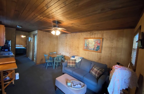Northern Cabin | Pondside cabin next to a river with kitchen and bath. Kid/Pet Friendly. Roku TV