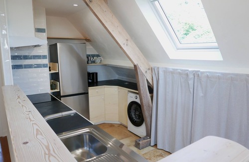Piegut-Pluviers Apartment | Pondside healthy lodging in lively Piégut-Pluviers