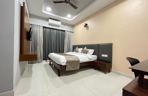 Ponneri Hotel | Ponneri Clubhouse