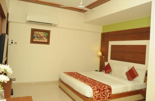 Chennai Hotel | Ponnis Grand Inn