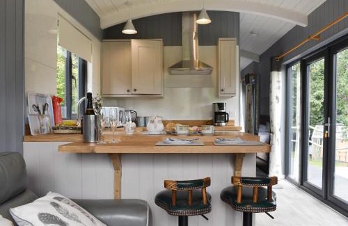 Bradninch House | Ponsford Ponds Jacks Shepherd Hut - Bcponhut