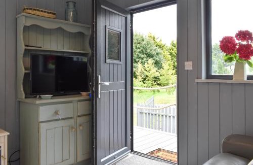 Bradninch House | Ponsford Ponds Jacks Shepherd Hut - Bcponhut