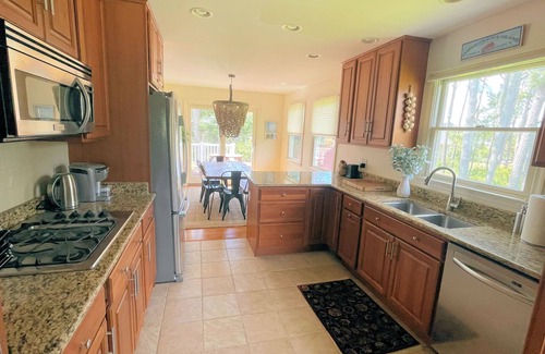 Deep Hole House | PonyTime - 4BR WATERFRONT home in Oyster Bay. Dock,decks,Hot Tub,NO LINENS