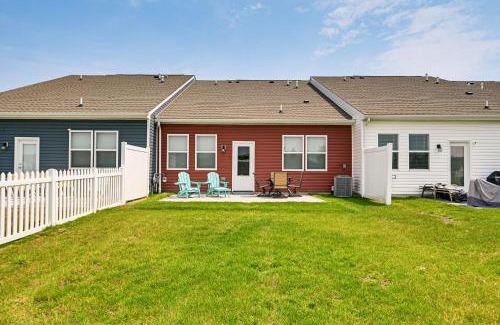 Frankford House | Pool Access and Beach Shuttle Millville Townhome!