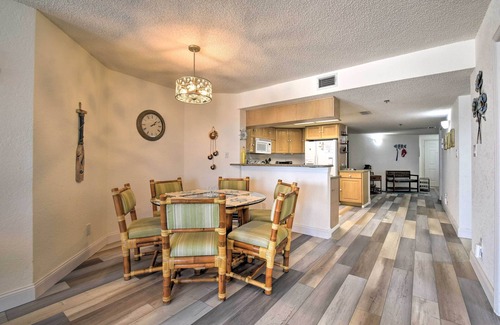 Indian Shores Condo | Pool Access & Beach Views: Indian Shores Condo