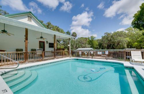 Homosassa House | Pool Access Homosassa Home Near Boat Launch!