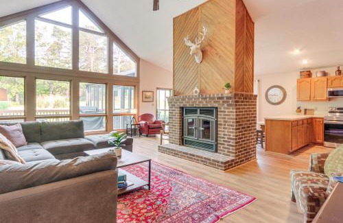 The Woods House | Pool Access Peaceful Cabin in The Woods Resort!