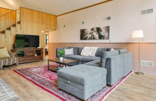The Woods House | Pool Access Peaceful Cabin in The Woods Resort!
