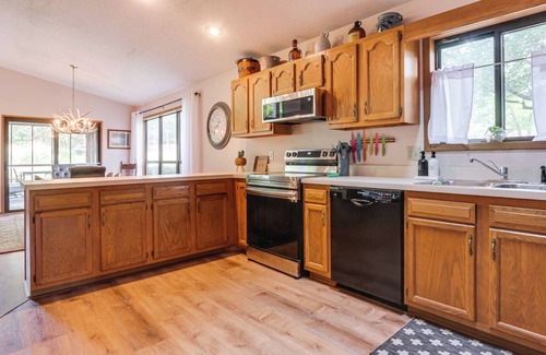 The Woods Cottage | Pool Access: Peaceful Cabin in The Woods Resort!