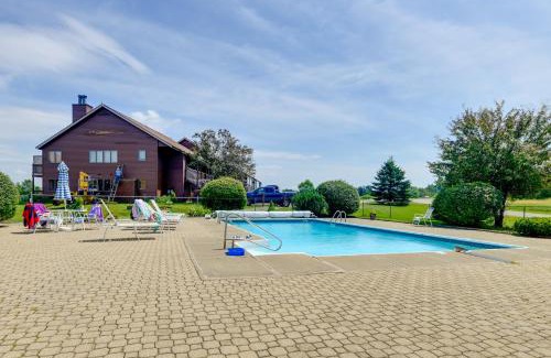 Newport Center Apartment | Pool Access Waterfront Lake Memphremagog Condo!
