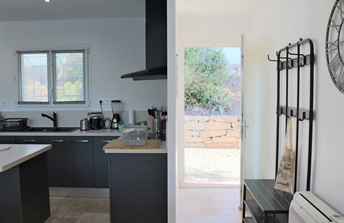 La Valette-du-Var House | Pool at 26 degrees Villa 8 pers, air-conditioned, heated pool
