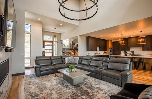 Garden City House | {POOL+BALL PIT} The Modern Bear Private Pool Sleeps 12-50