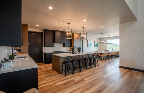 Garden City House | {POOL+BALL PIT} The Modern Bear Private Pool Sleeps 12-50