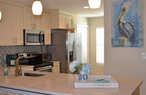 Dune Allen Beach Condo | Pool! Beautiful condo w/Deeded beach access! Palms North 7b "Dune Buddy"