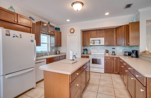 Holmes Beach House | Pool - Casa Del Mar by SeaBreeze Vacation