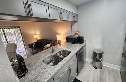 Tallahassee Apartment | POOL! Clean-2 miles to FSU!